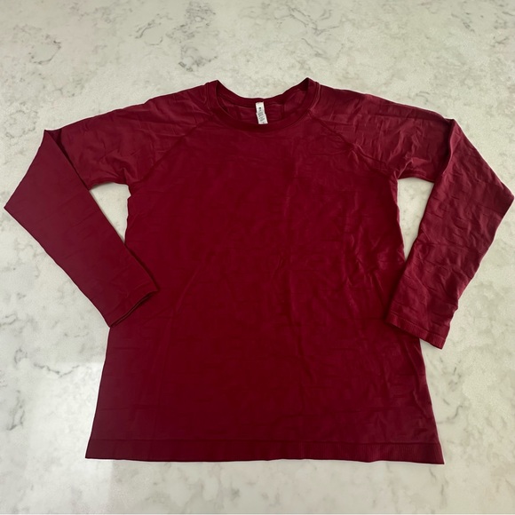 Athleta Momentum Long Sleeve Tee in Decadent Red Logo. XL - Picture 10 of 13